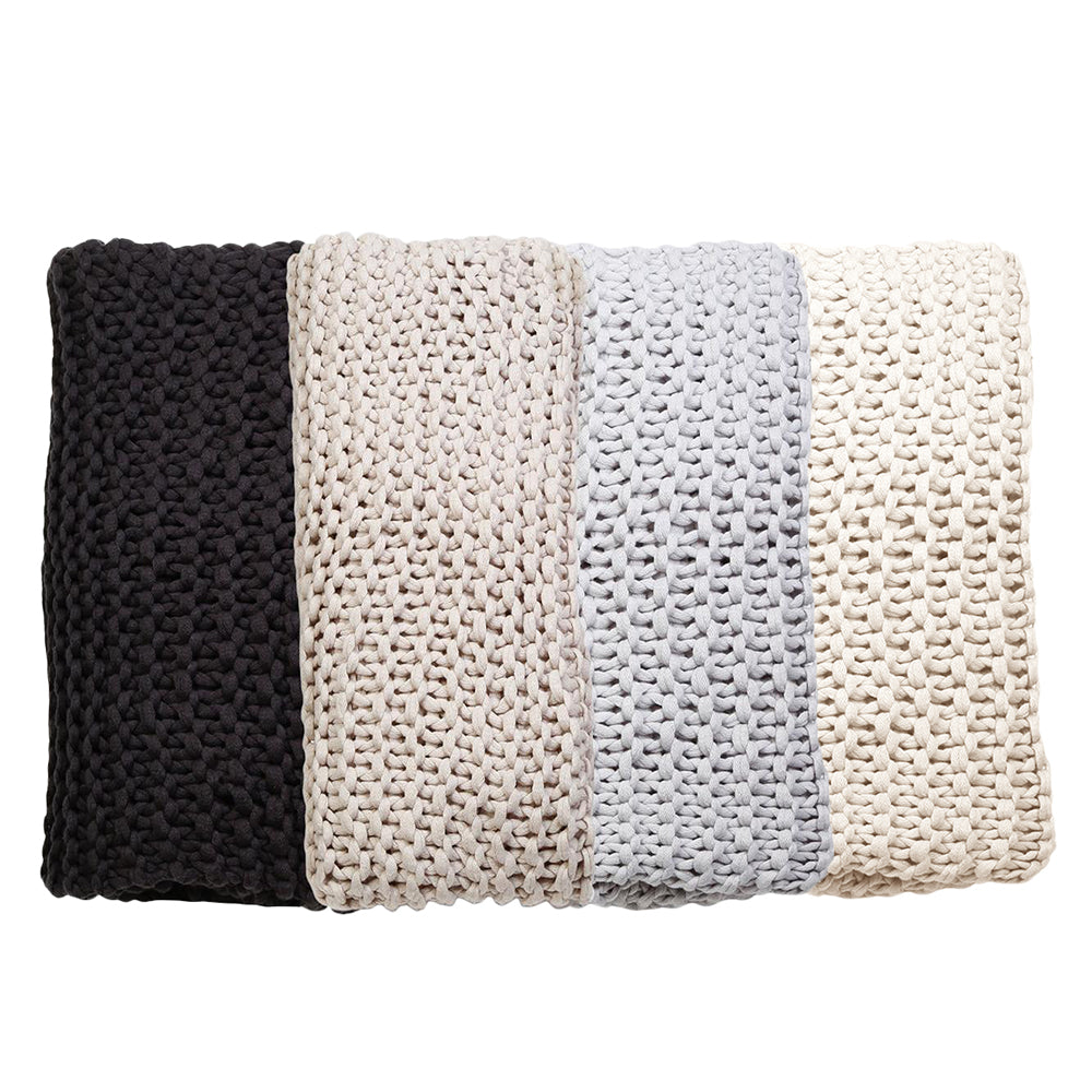 Finn Throw – Pom Pom at Home